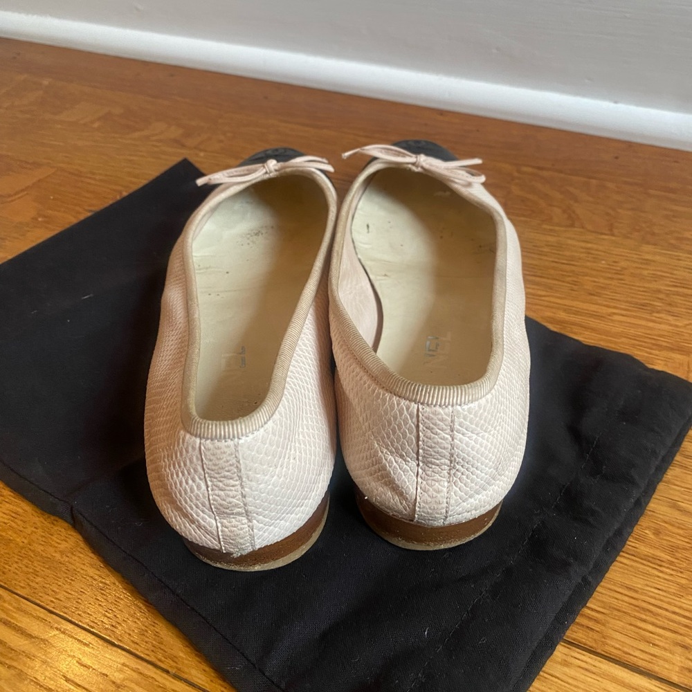 Chanel pale Pink and Black Women's Ballet Flats - Picture 4 of 6